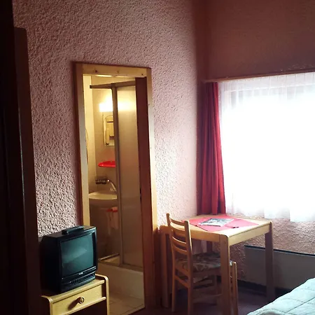 Restaurant Du Cret ブール・サン・ピエール