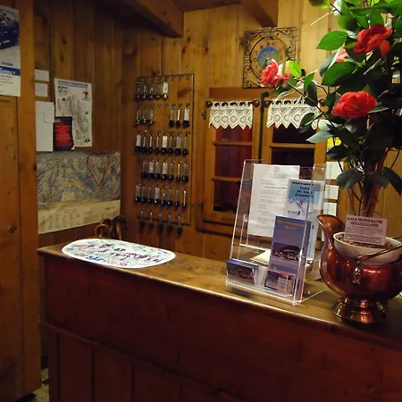 Restaurant Du Crêt Hotel Bourg-Saint-Pierre