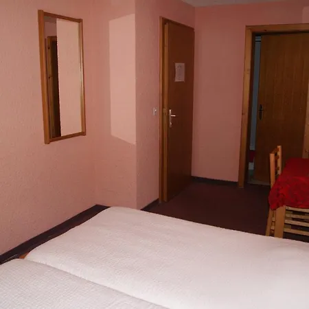 Hotel Restaurant Du Crêt 3*