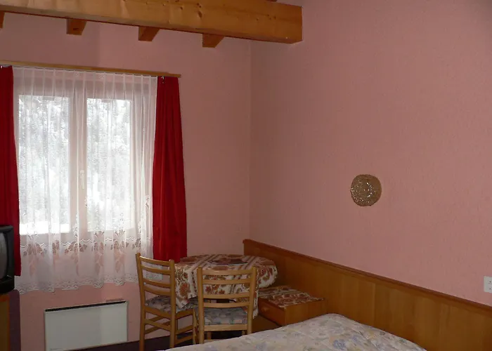 Restaurant Du Cret מלון 3*