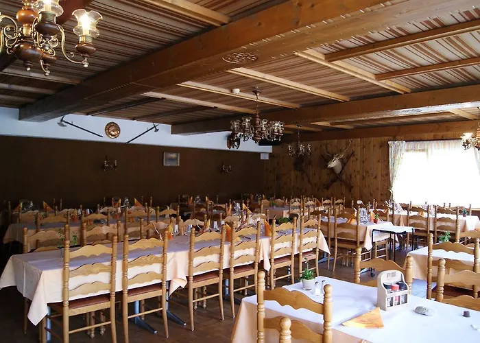 Restaurant Du Cret 3* בור-סן-פייר